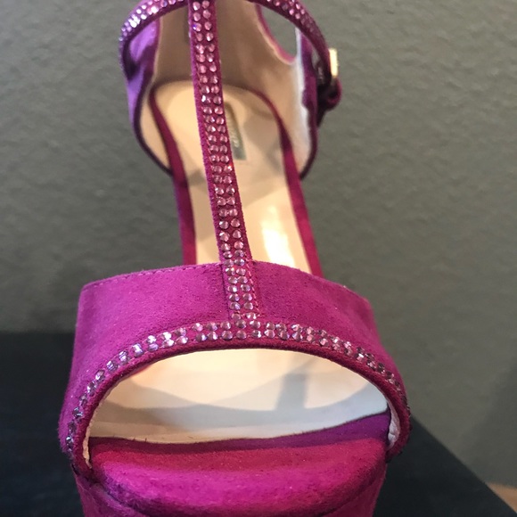 Heels - Picture 2 of 2